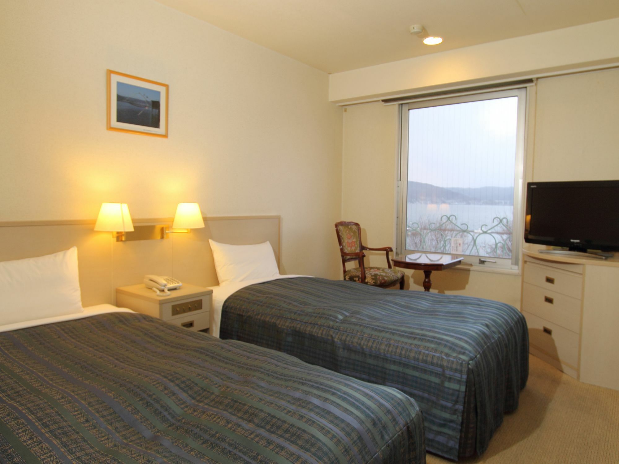 Suwa Lakeside Hotel Экстерьер фото